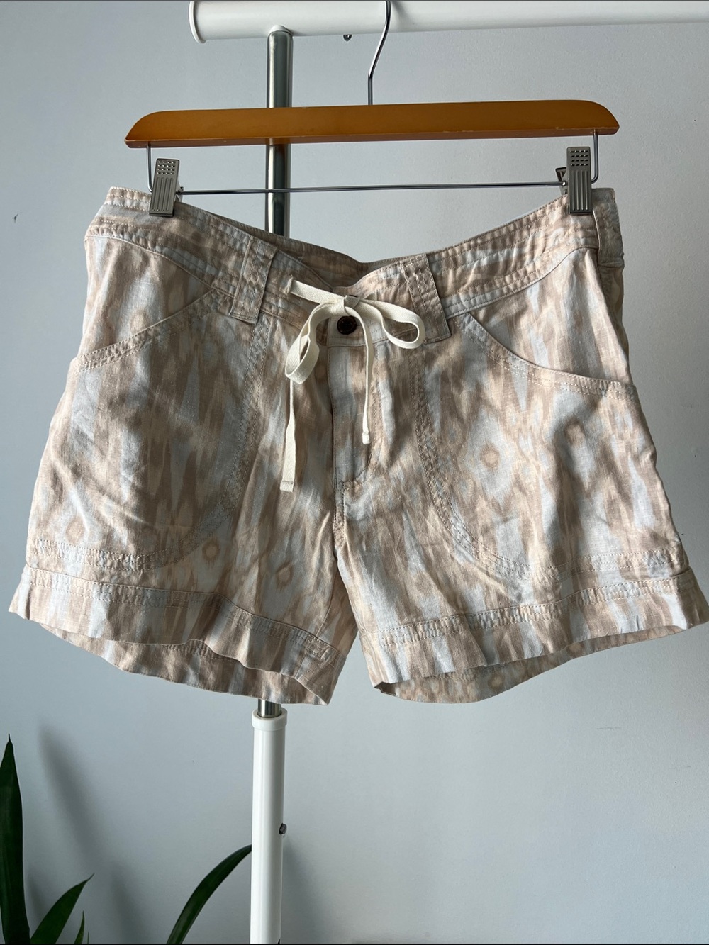 Patagonia Beige & Cream Printed Tie-Waist Shorts